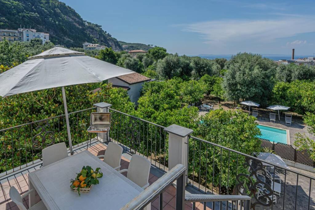 Casa Gege', For Up To 5 Guests, Shared Pool, Sorrento Center Apartment Exterior photo